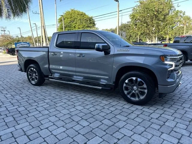 2024 Chevrolet Silverado 1500 High Country photo 15