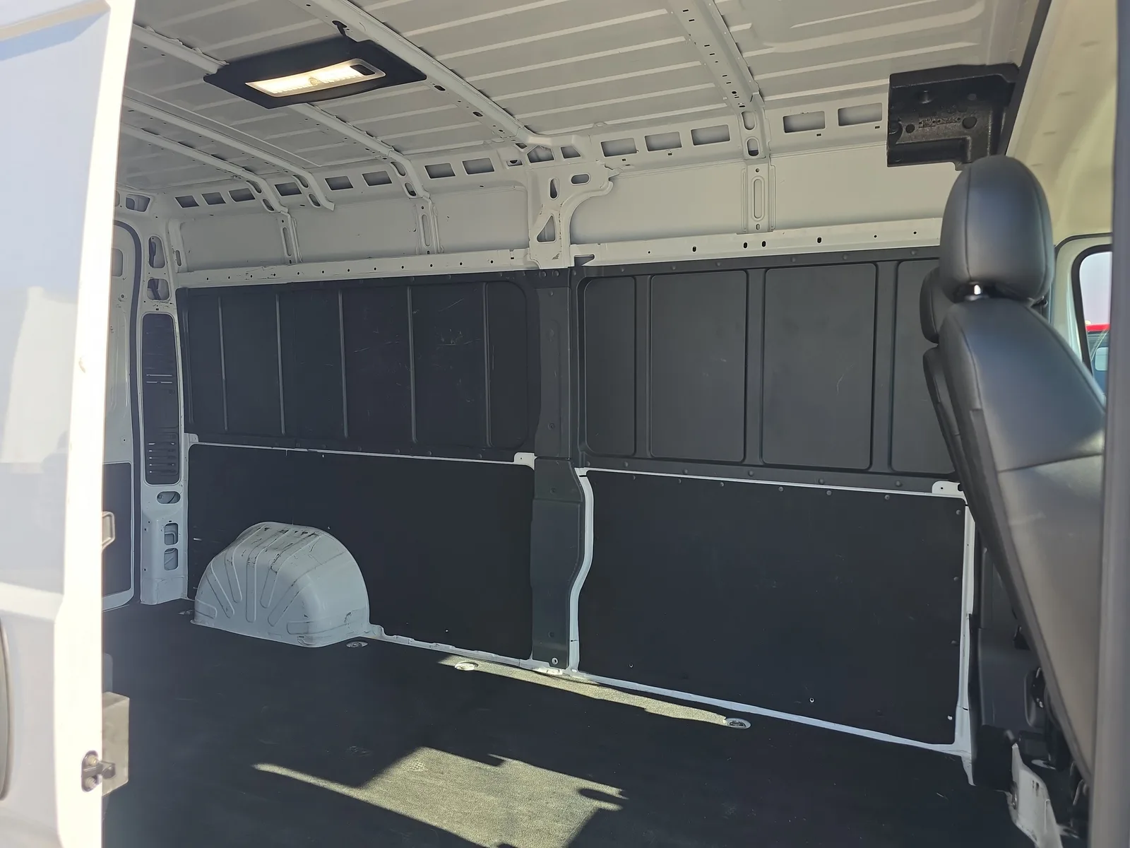 2025 RAM ProMaster Cargo Van Tradesman photo 16