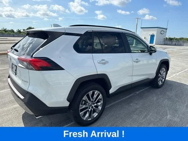2023 Toyota RAV4 Limited photo 14