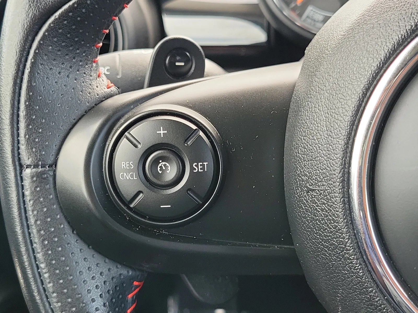 2019 MINI Hardtop 2 Door Cooper S photo 24