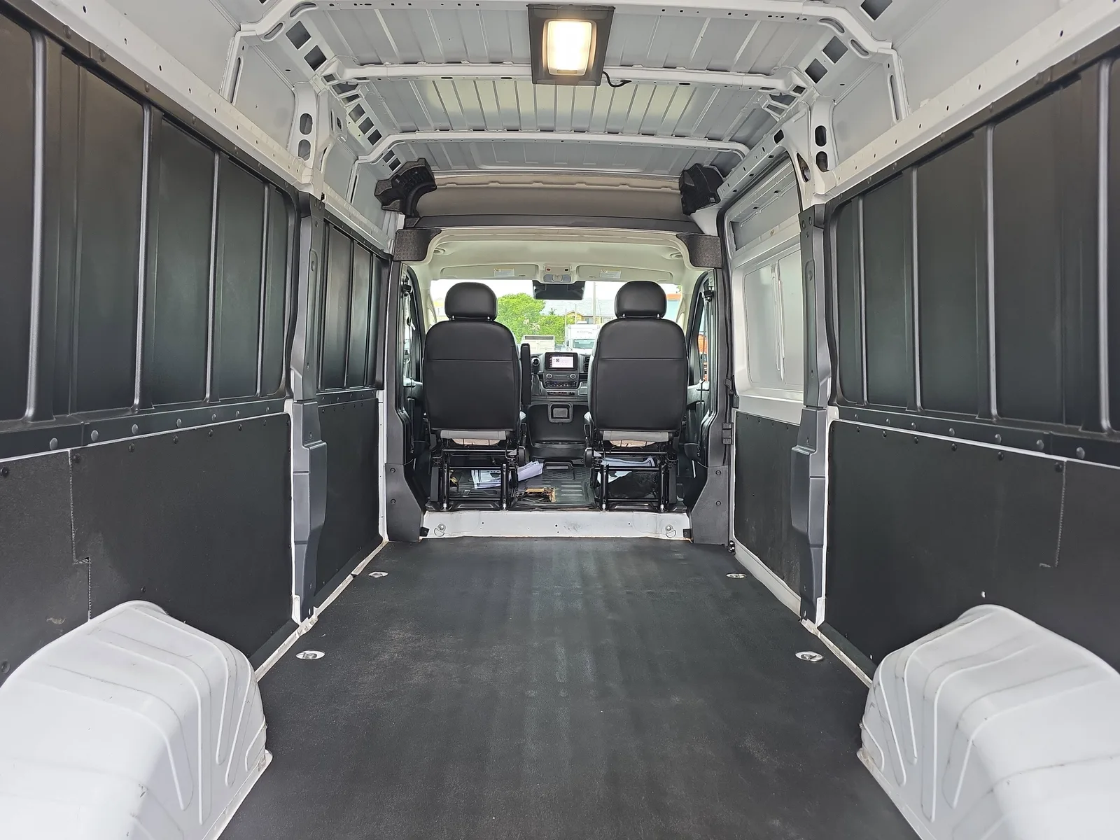 2024 RAM ProMaster Cargo Van Tradesman photo 12
