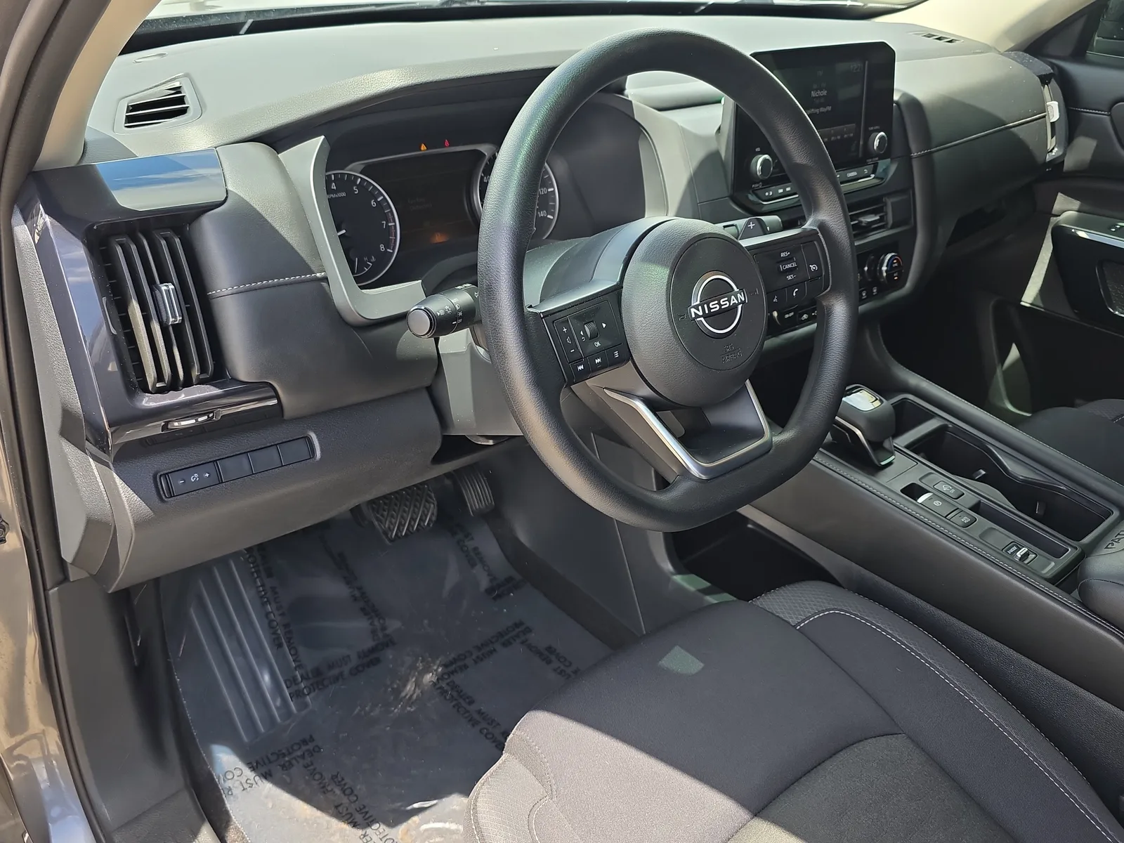 2024 Nissan Pathfinder S photo 24