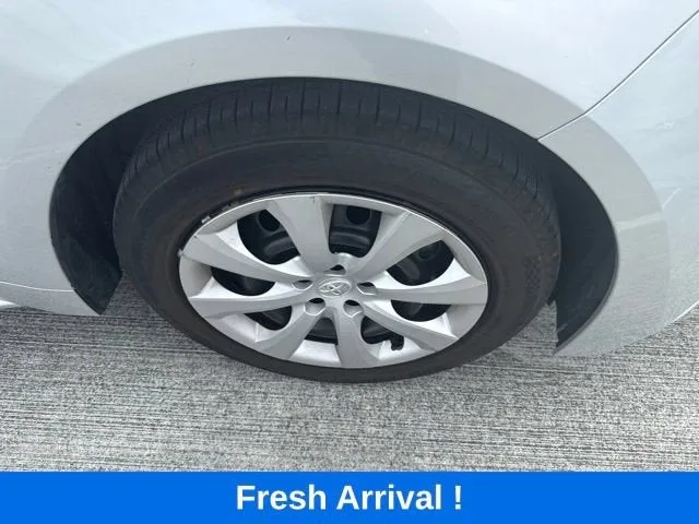 2024 Toyota Corolla LE photo 19