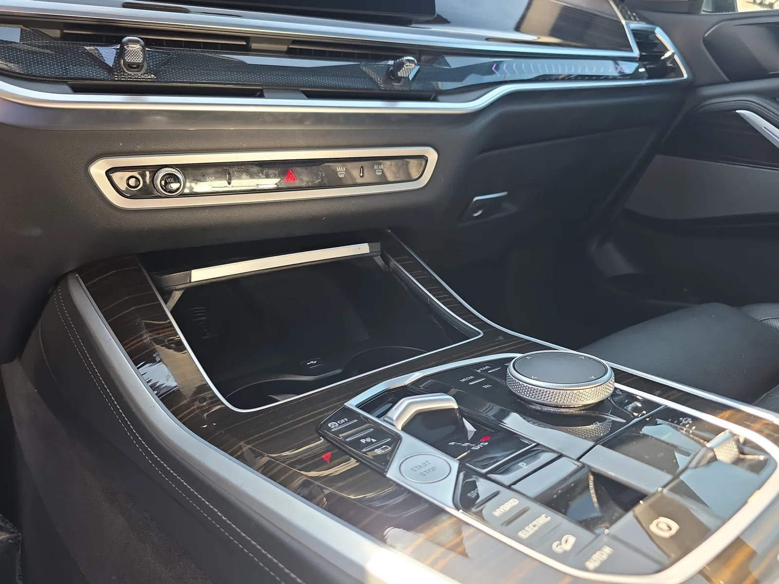 2025 BMW X5 xDrive50e photo 32