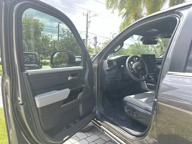 2025 Toyota Tundra 4WD Limited photo 22