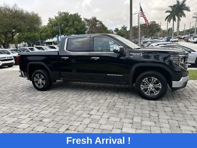 2026 GMC Sierra 1500 SLT photo 15