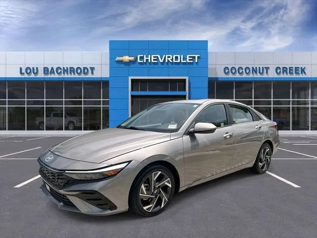 2025 Hyundai Elantra SEL Convenience photo 4