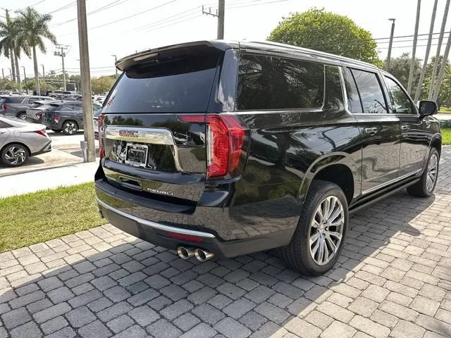 2023 GMC Yukon XL Denali photo 36
