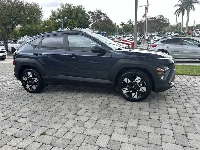 2025 Hyundai Kona SEL photo 15