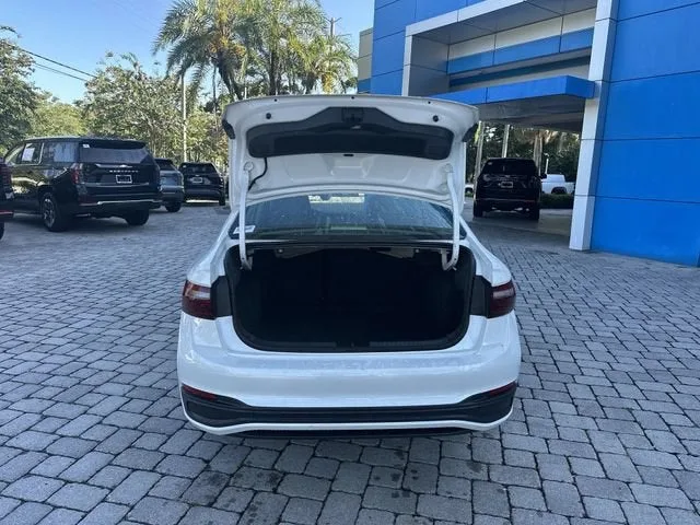 2024 Volkswagen Jetta SE photo 28