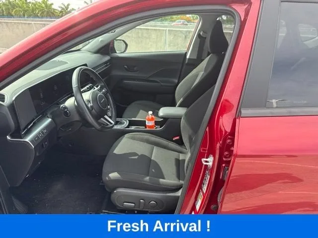 2025 Hyundai Kona SEL photo 2