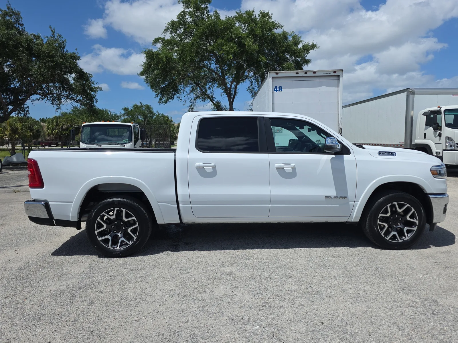 2026 RAM 1500 Laramie photo 8