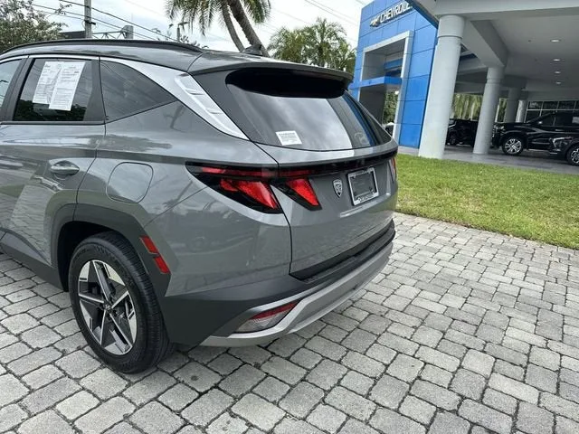 2025 Hyundai Tucson SEL photo 12