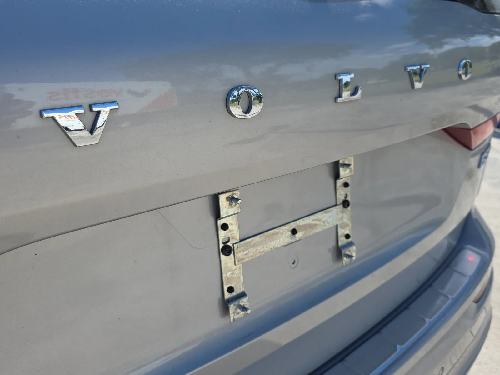 2024 Volvo XC60 Plus Dark Theme photo 9