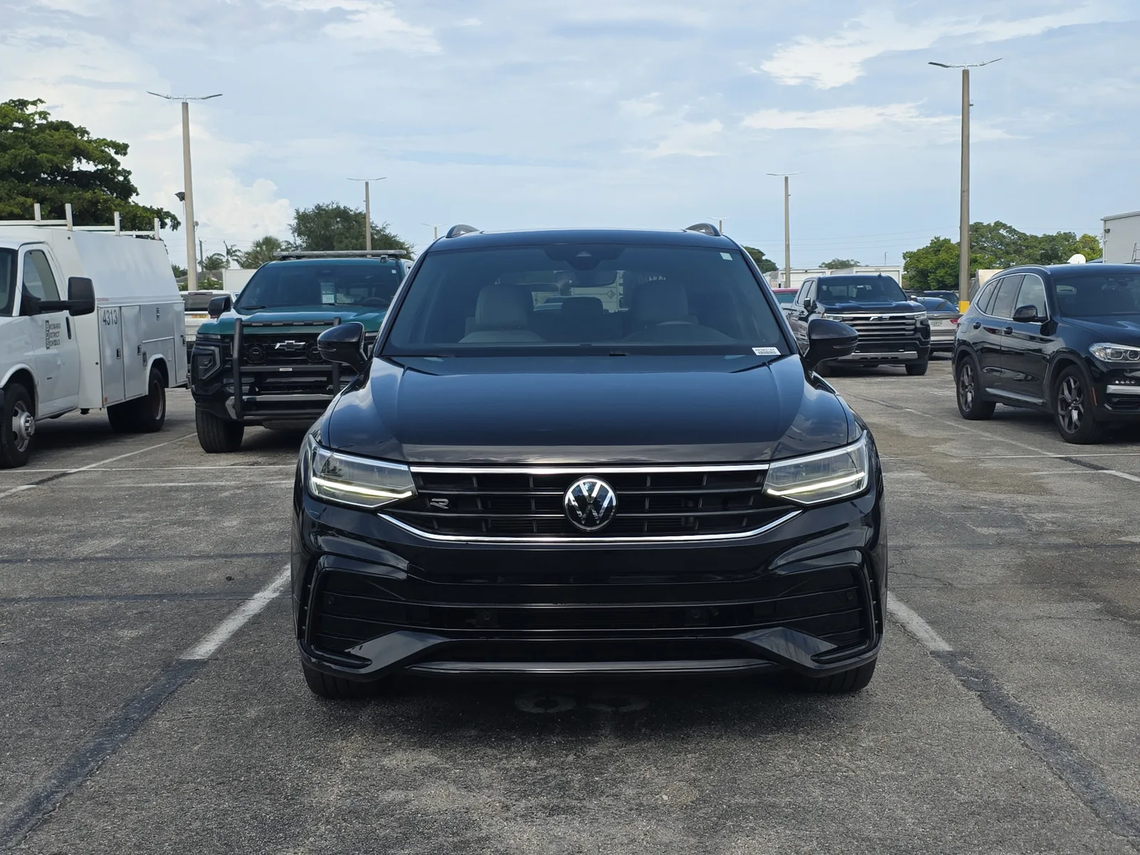 2023 Volkswagen Tiguan SE R-Line Black photo 2