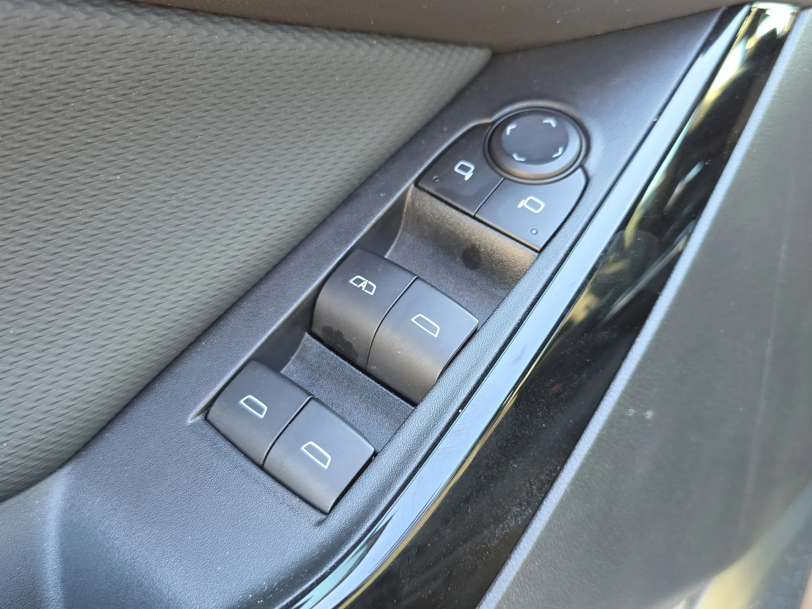 2025 Chevrolet Equinox LT photo 22
