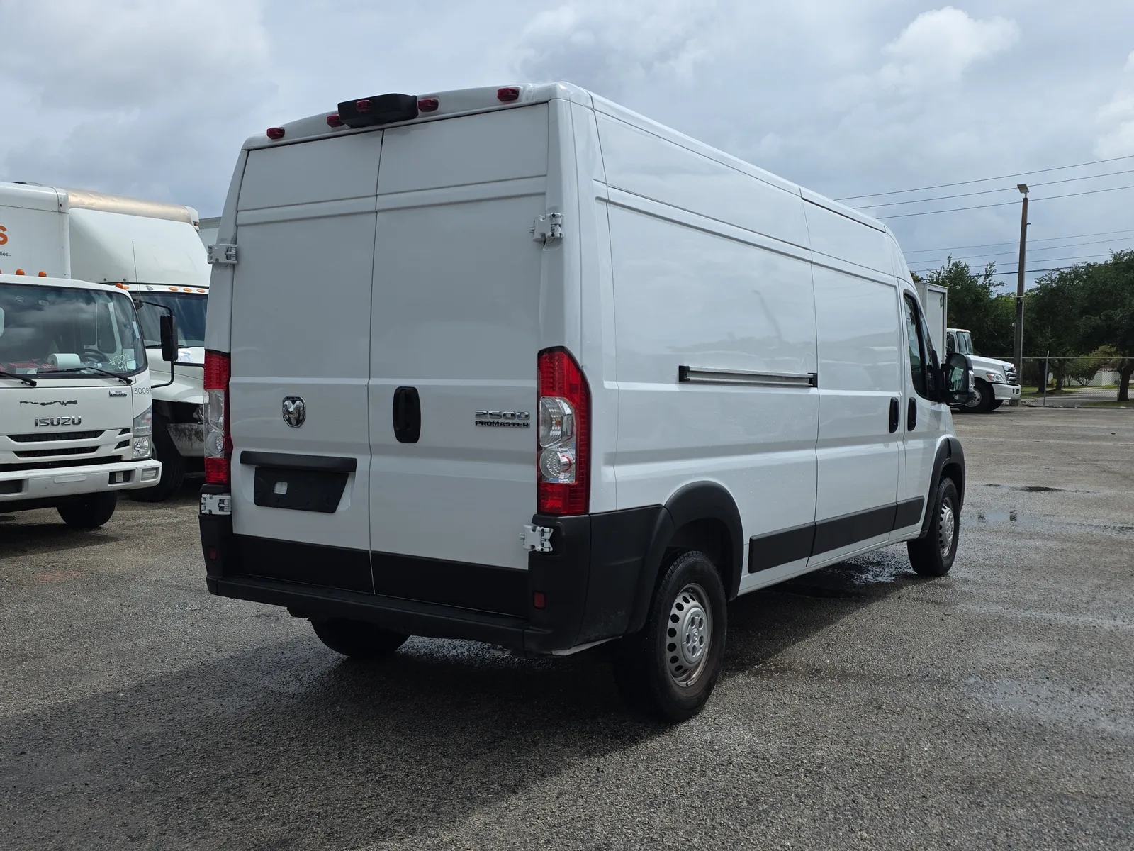2025 RAM ProMaster Cargo Van Tradesman photo 7