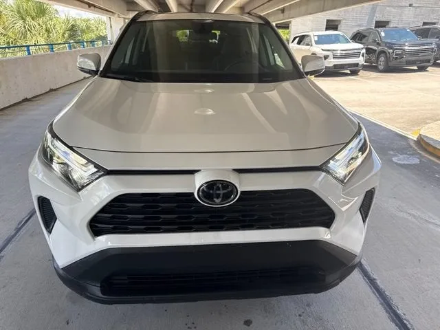 2023 Toyota RAV4 XLE photo 17