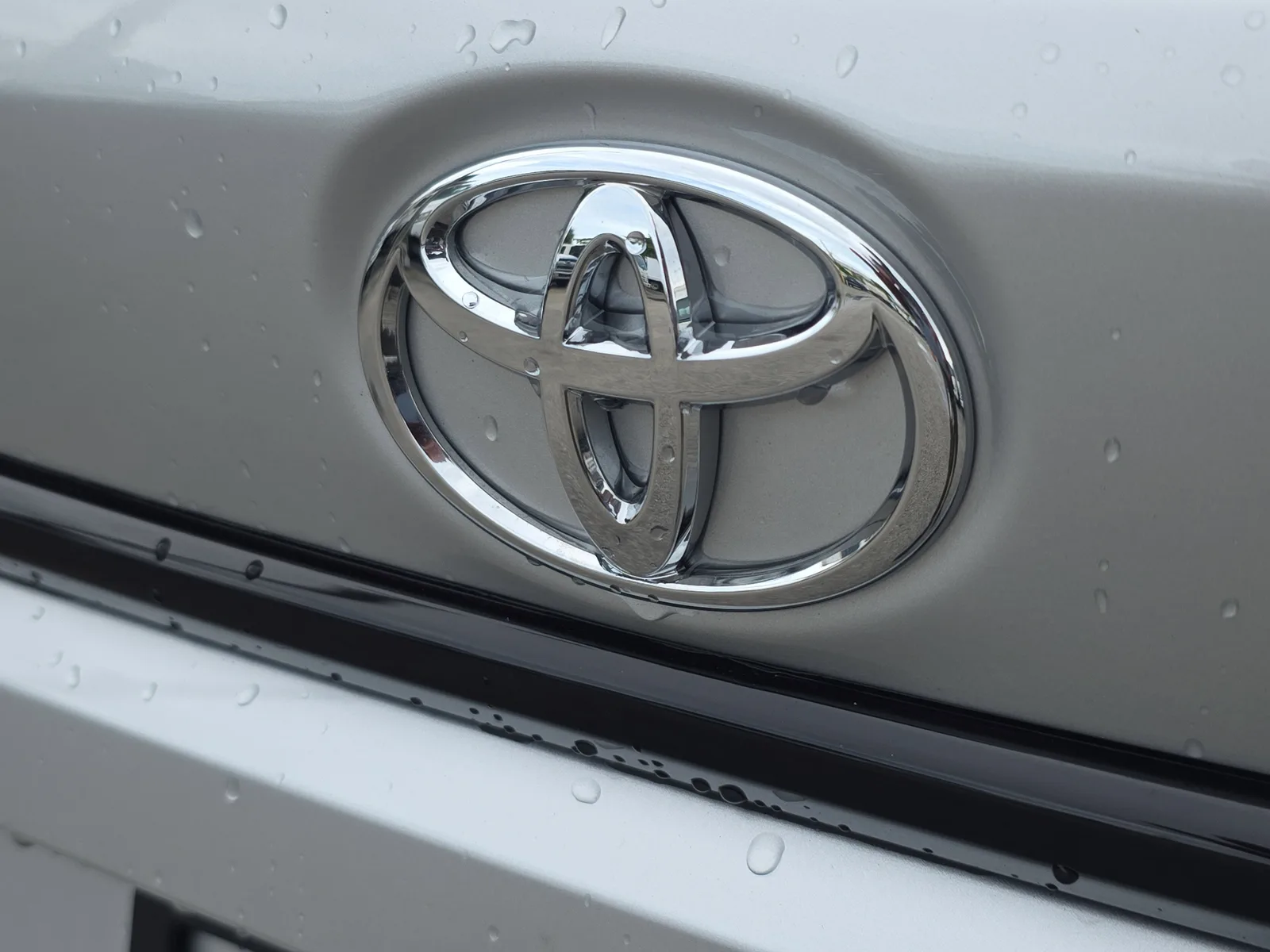 2024 Toyota Corolla LE photo 9