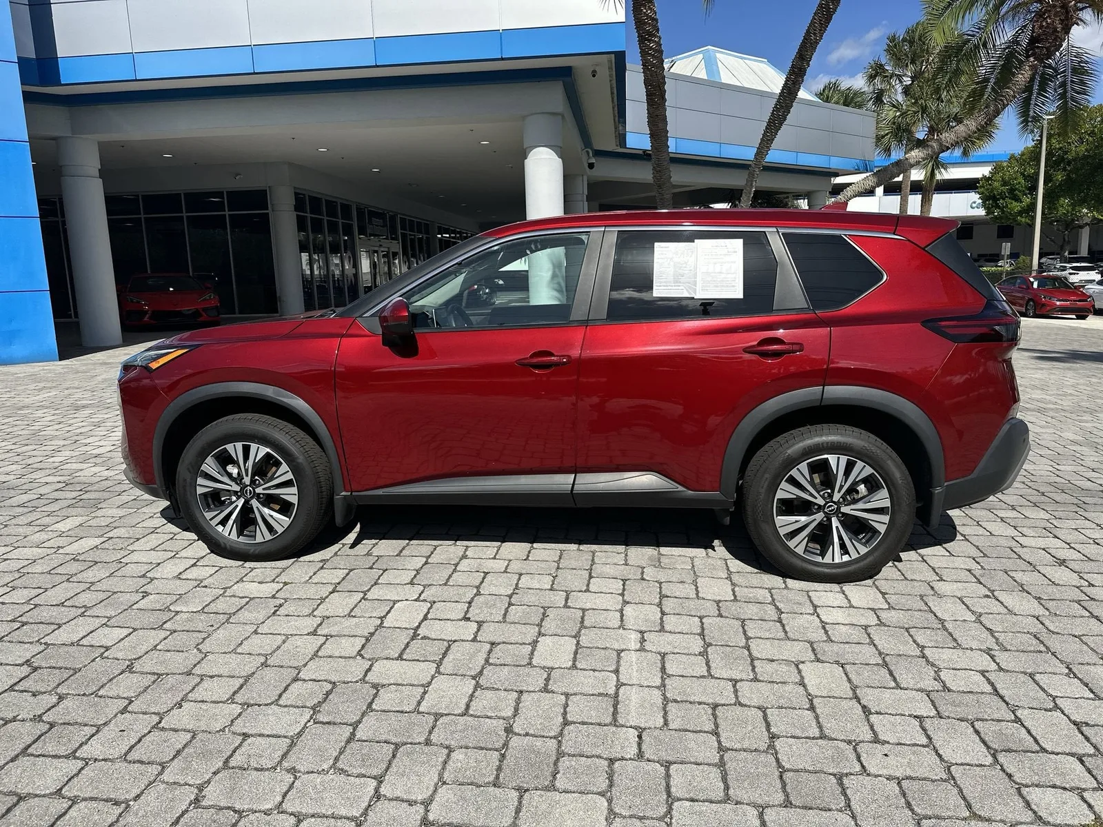 2023 Nissan Rogue SV photo 17