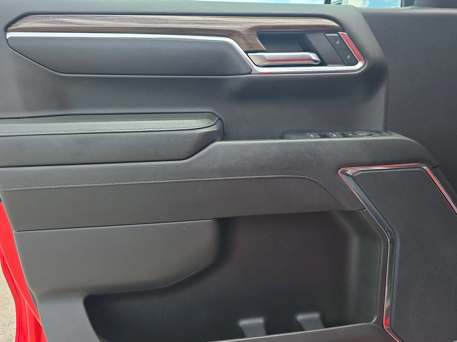 2024 Chevrolet Silverado 1500 LT photo 21