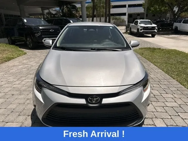 2024 Toyota Corolla LE photo 18