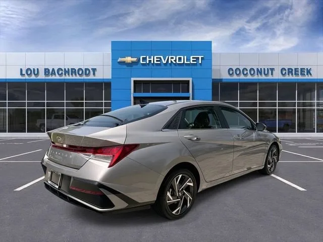 2025 Hyundai Elantra SEL Convenience photo 8