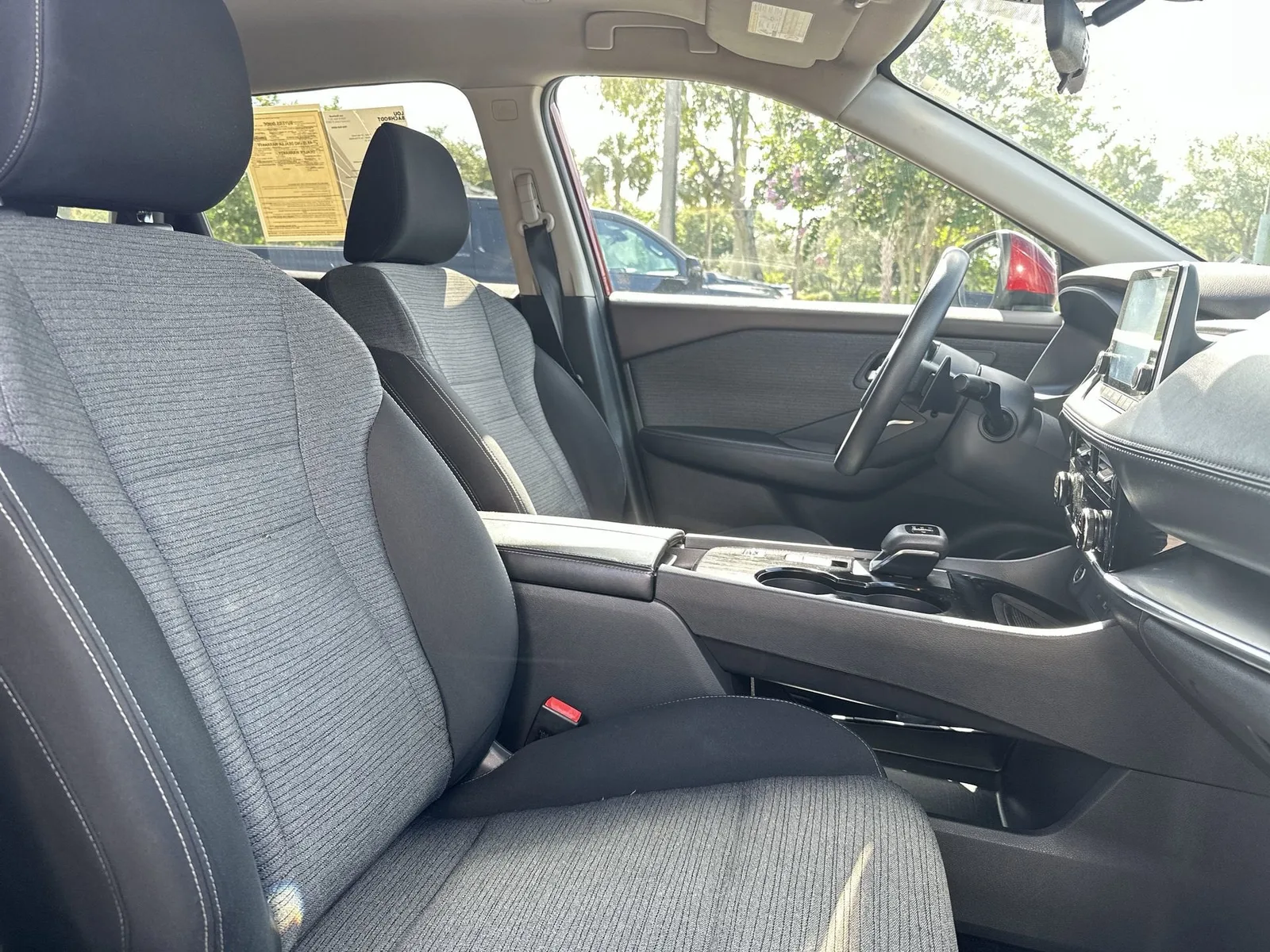 2023 Nissan Rogue SV photo 30