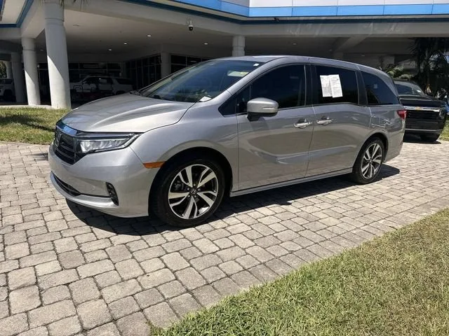 2023 Honda Odyssey Touring photo 21