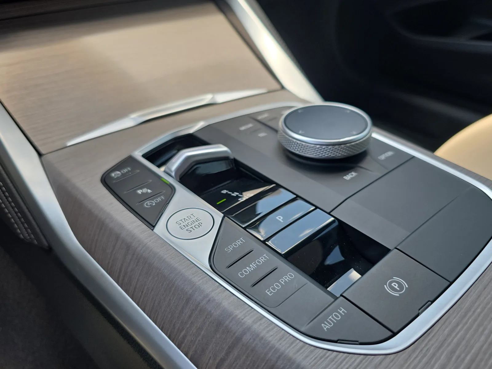 2025 BMW 2 Series 230i photo 32