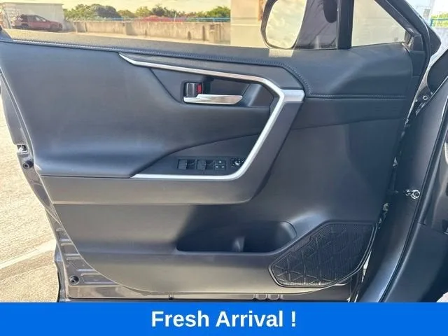 2023 Toyota RAV4 Hybrid XSE photo 12