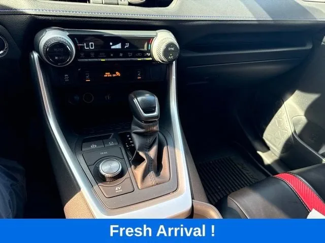 2023 Toyota RAV4 Hybrid XSE photo 8