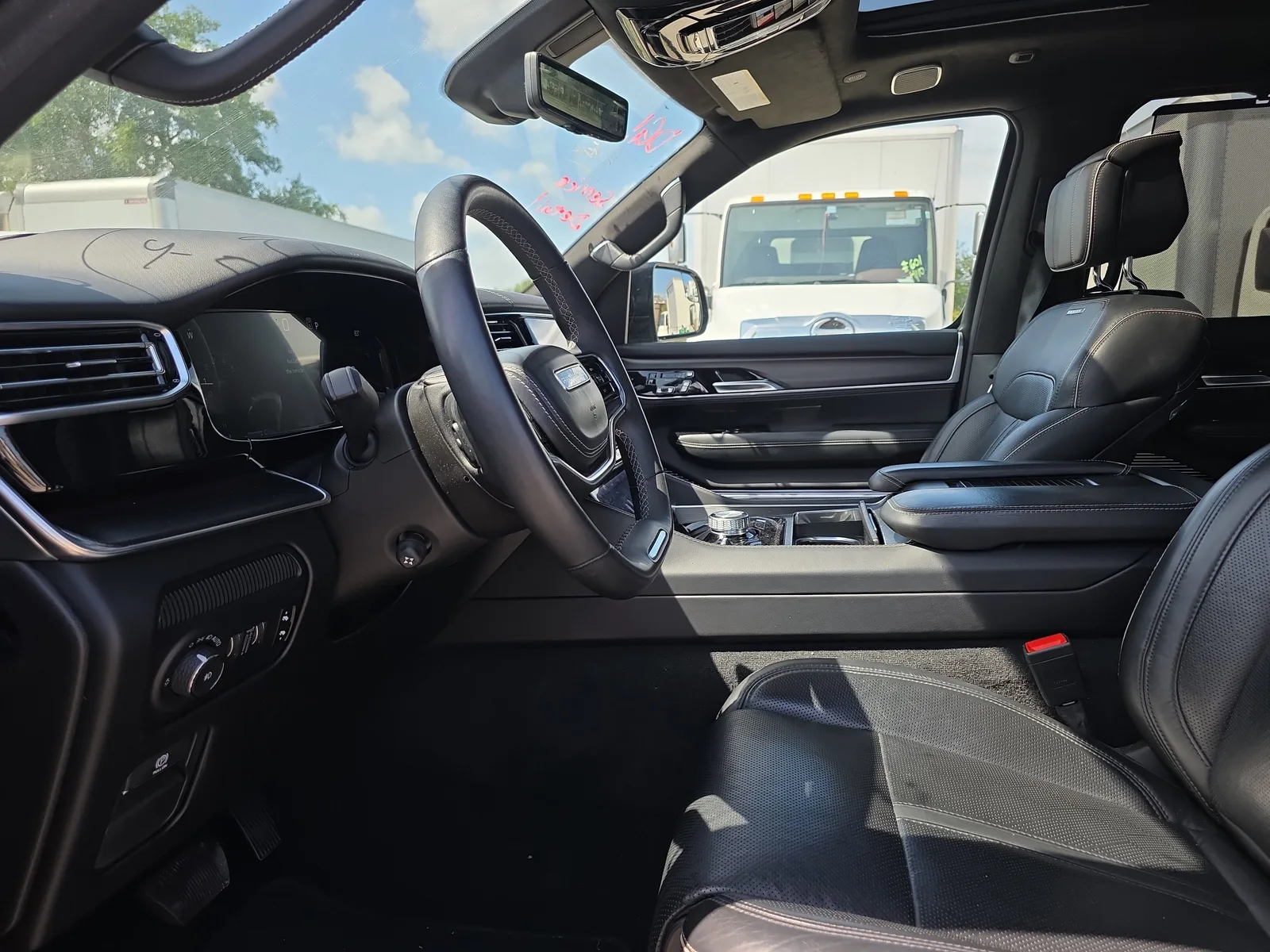 2024 Jeep Grand Wagoneer L Series II photo 27