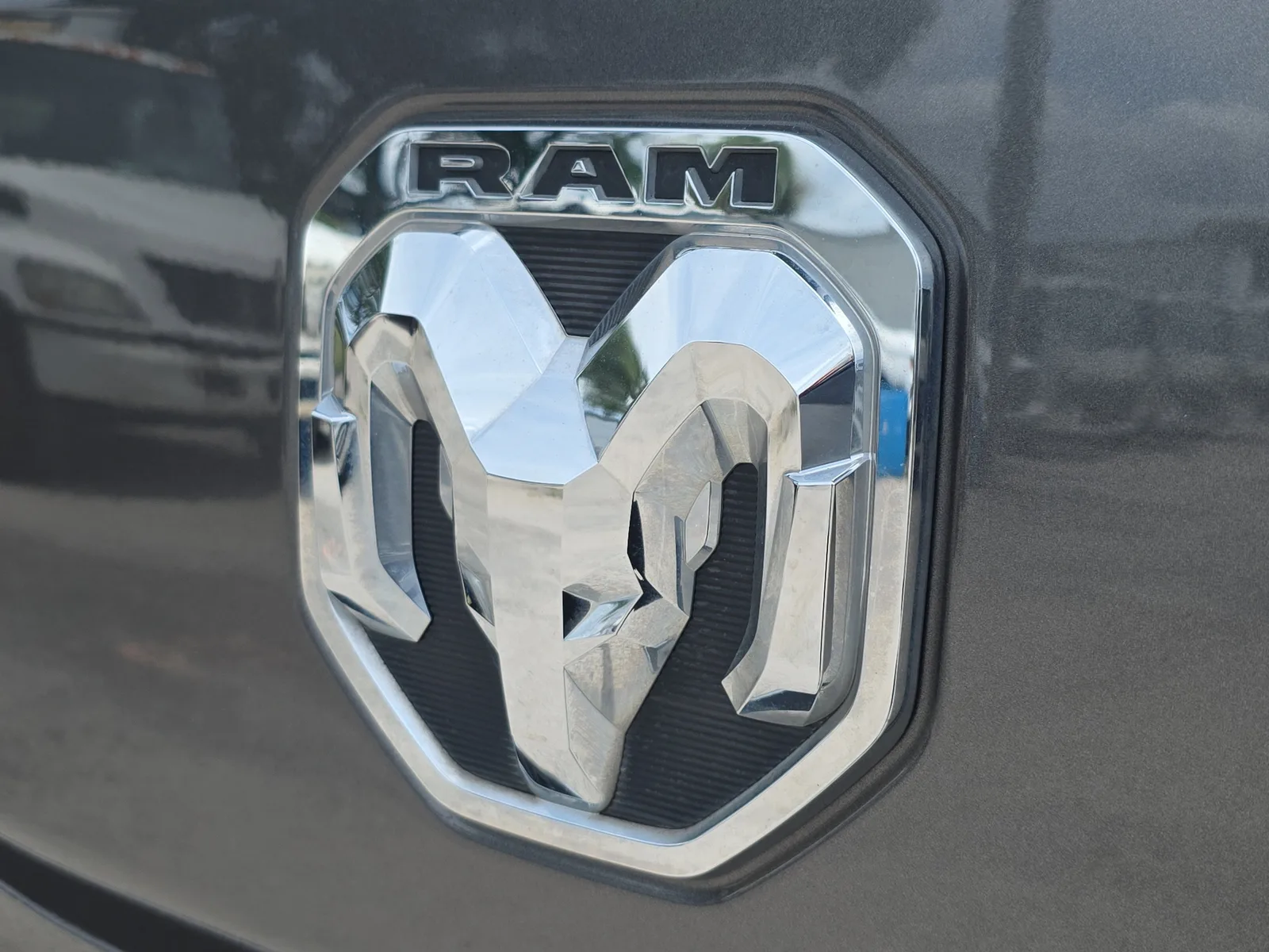 2024 RAM 1500 Laramie photo 9