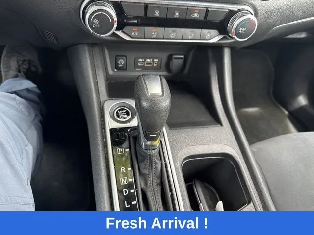 2024 Nissan Sentra SV photo 8