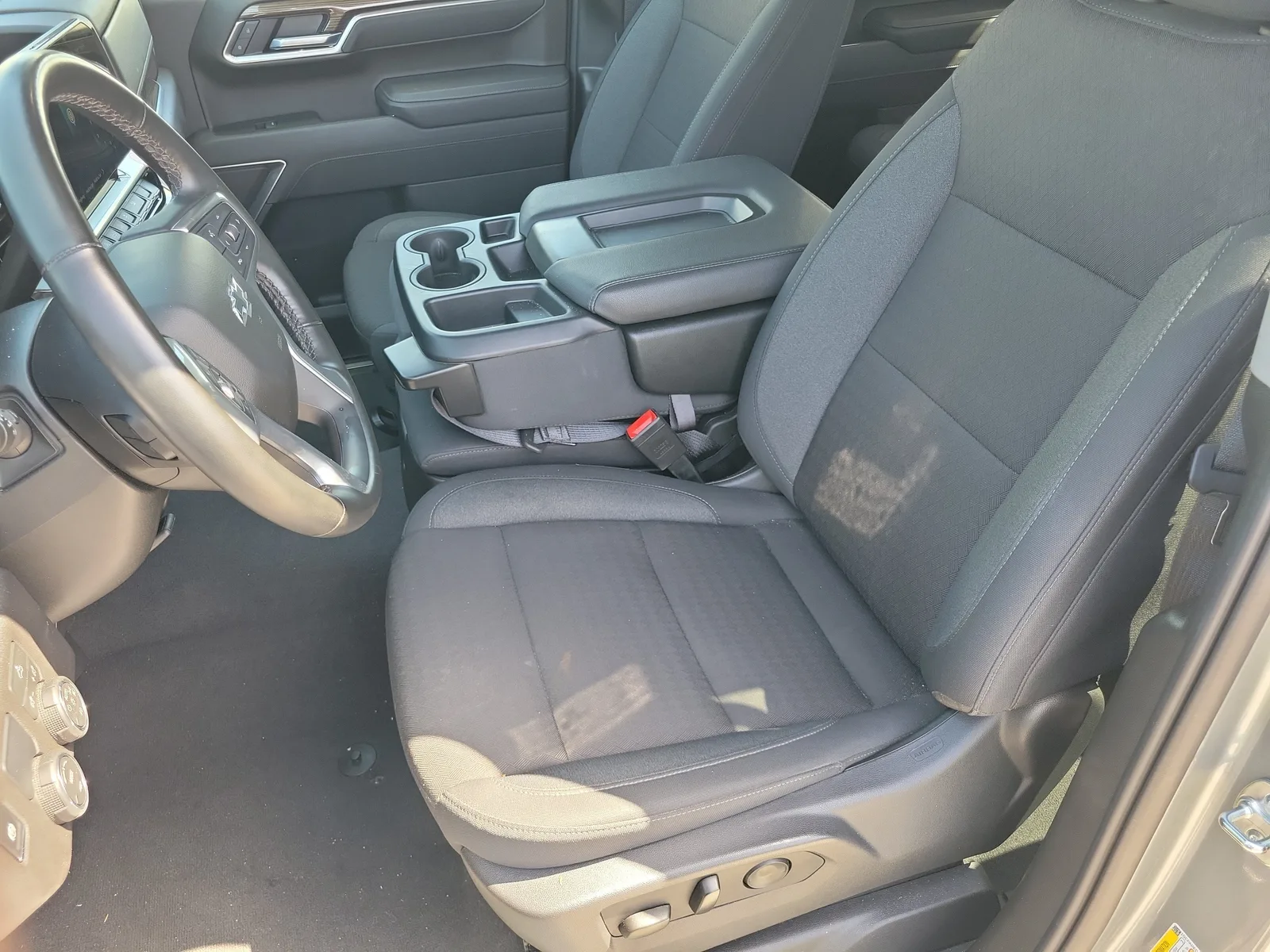 2026 Chevrolet Silverado 1500 RST photo 17