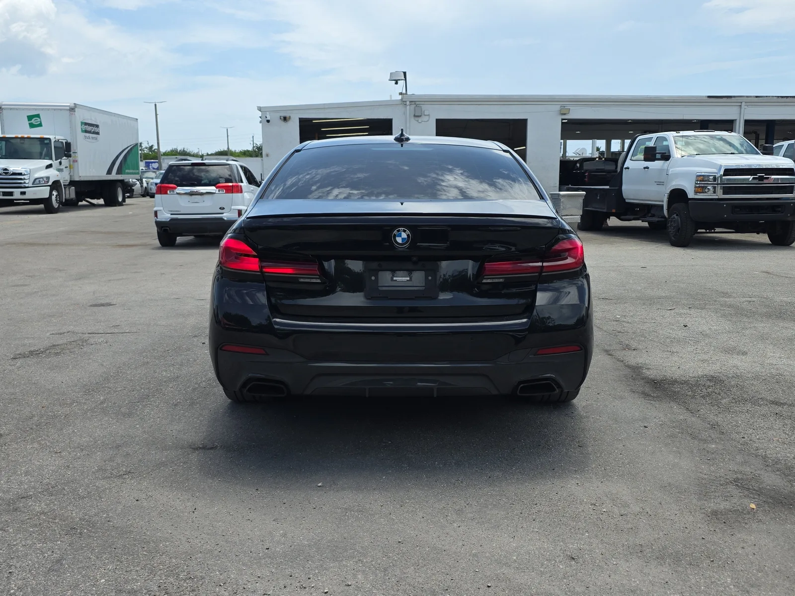 2023 BMW 5 Series 530i photo 6