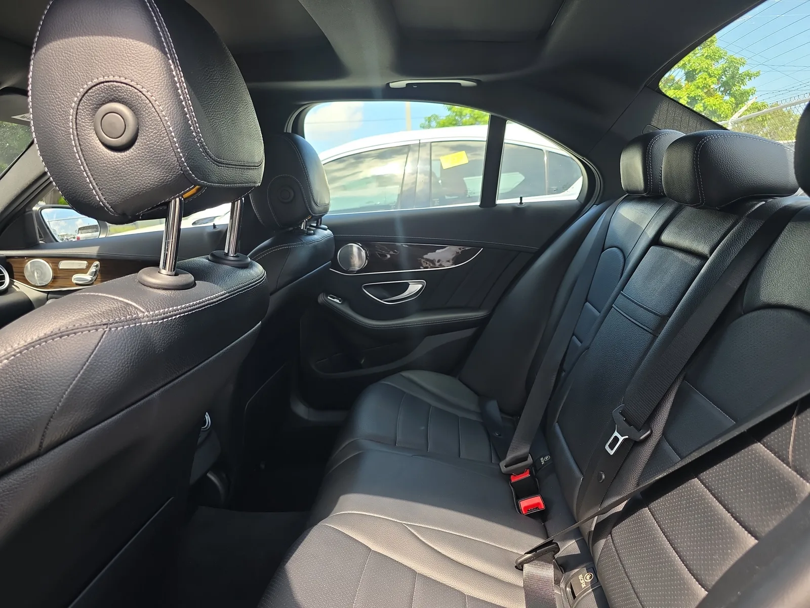 2016 Mercedes-Benz C-Class C 300 Luxury photo 16