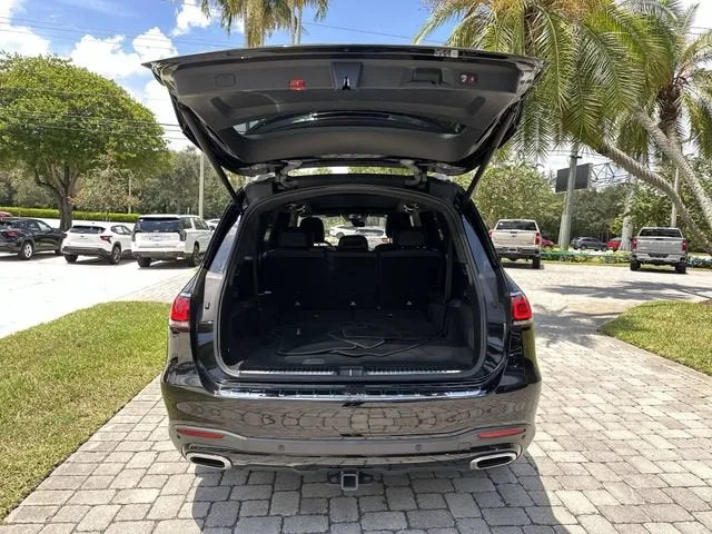 2023 Mercedes-Benz GLS GLS 580 photo 28