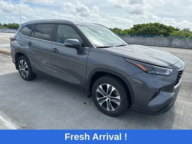 2024 Toyota Highlander LE photo 13