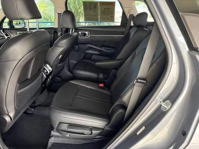 2023 Kia Sorento SX photo 3