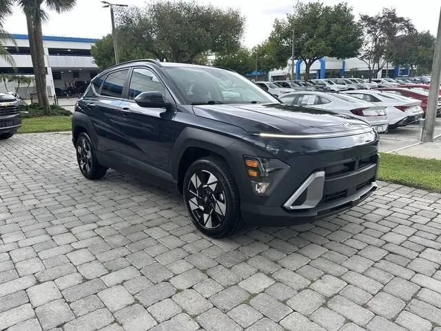 2025 Hyundai Kona SEL photo 16