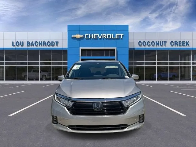 2023 Honda Odyssey Touring photo 3