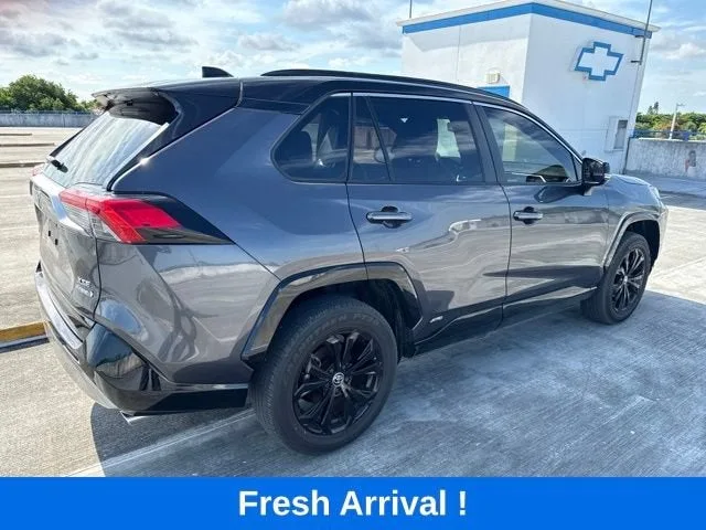 2023 Toyota RAV4 Hybrid XSE photo 14