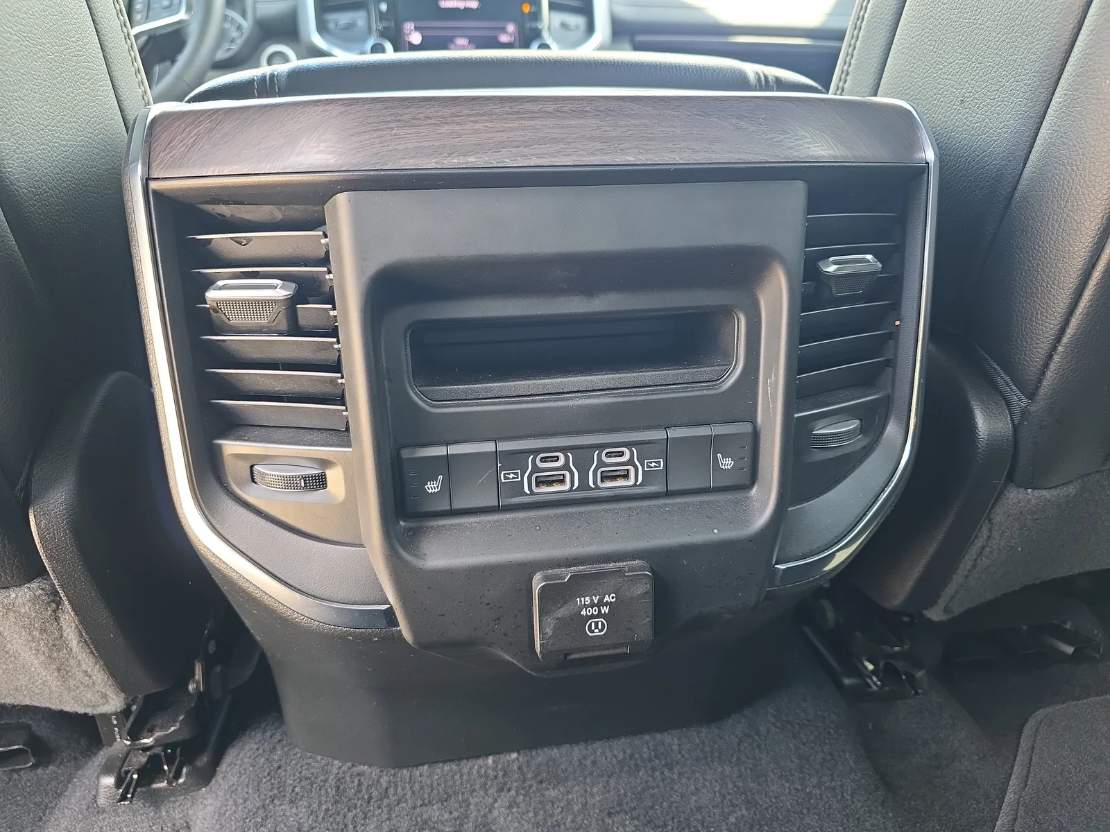 2026 RAM 1500 Laramie photo 18