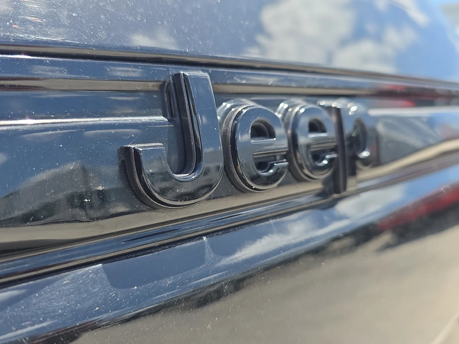 2024 Jeep Grand Cherokee Altitude photo 9