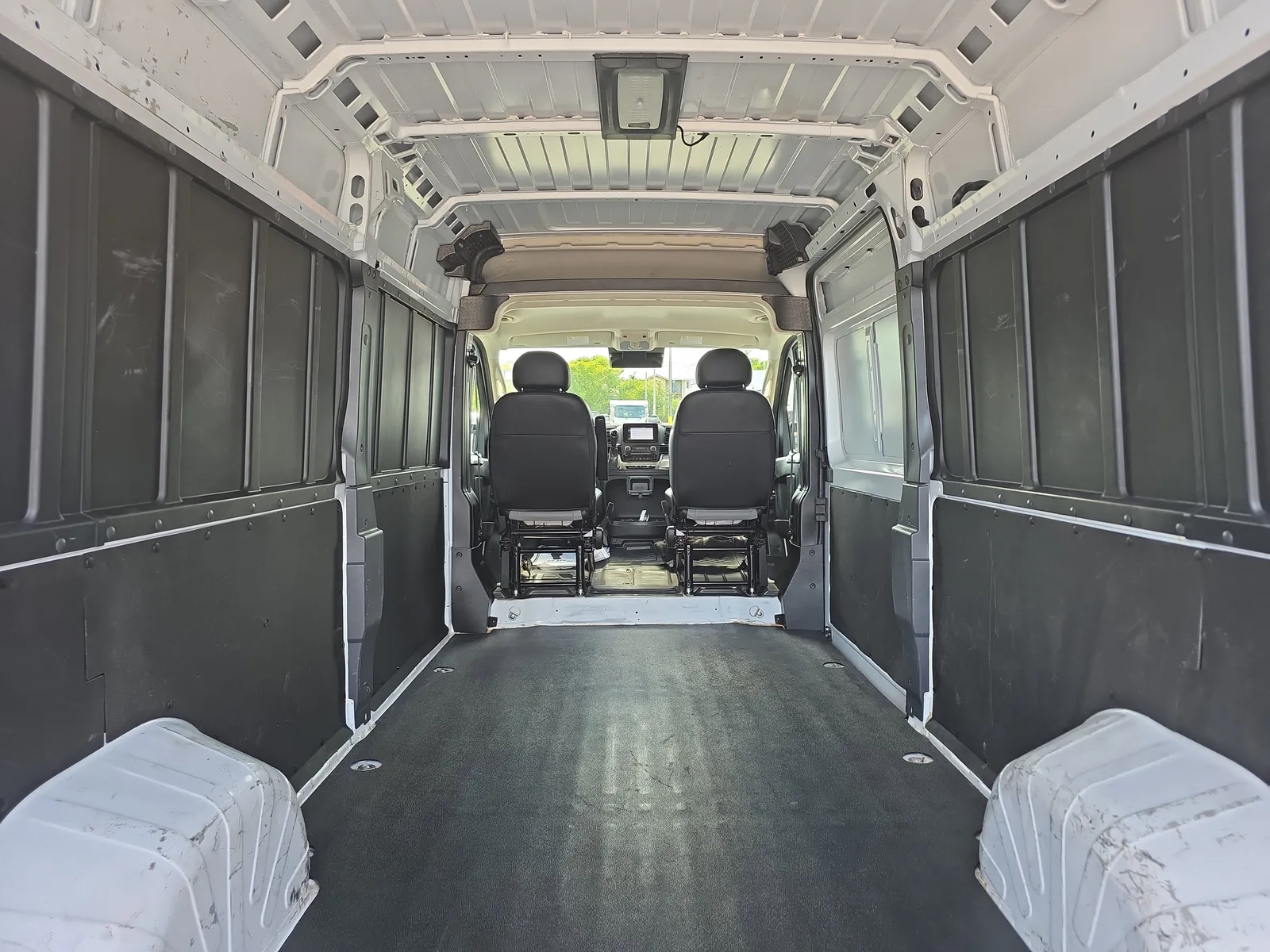 2025 RAM ProMaster Cargo Van Tradesman photo 13