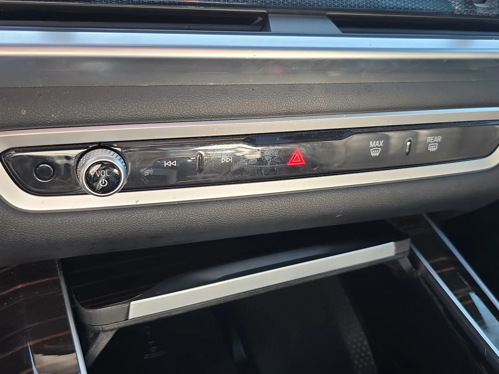 2025 BMW X5 xDrive50e photo 31