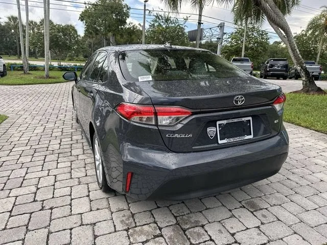 2023 Toyota Corolla LE photo 35