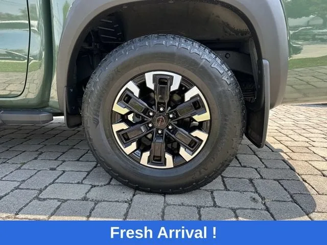 2023 Nissan Frontier PRO-X photo 11
